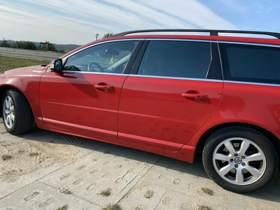 Volvo V70 Pół skóry, bi ksenony,klimatronic, Isofix, czujniki, hak,długie opłaty