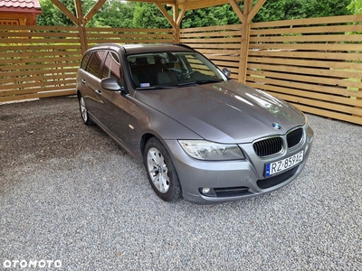 BMW Seria 3 318i Touring