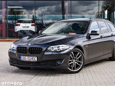 BMW Seria 5 525d xDrive Touring Sport-Aut