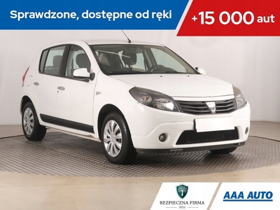 Dacia Sandero I Hatchback 5d 1.4 MPI 75KM 2010