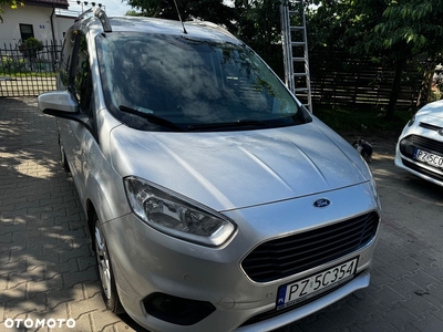 Ford Tourneo Courier 1.5 TDCi Titanium