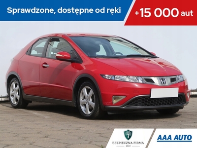 Honda Civic VIII Hatchback 3d 1.4 i-VTEC 100KM 2010