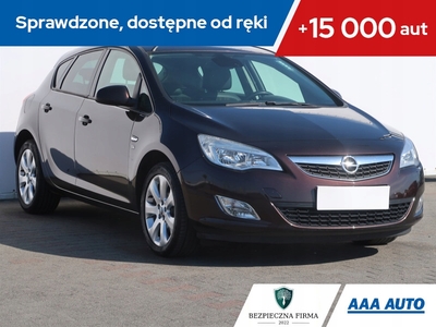 Opel Astra J Hatchback 5d 1.4 Turbo ECOTEC 140KM 2012