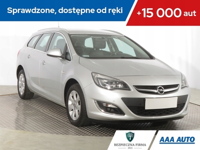 Opel Astra J Sports Tourer Facelifting 1.7 CDTI ECOTEC 110KM 2014