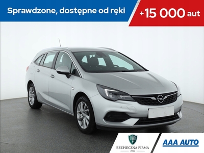 Opel Astra K Sportstourer Facelifting 1.2 Turbo 130KM 2020