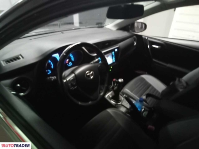 Toyota Auris 1.6 benzyna 130 KM 2016r.