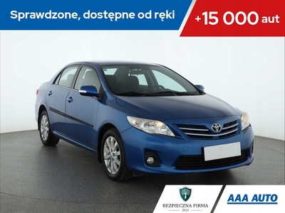 Toyota Corolla X Sedan Facelifting 1.6 Valvematic 132KM 2011