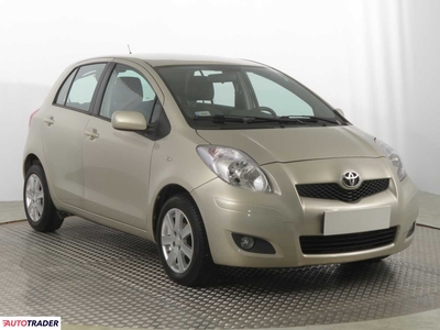 Toyota Yaris 1.4 88 KM 2010r. (Piaseczno)