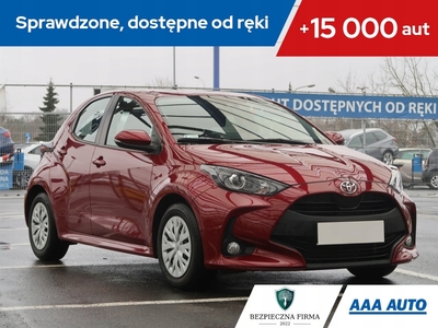 Toyota Yaris III Hatchback 5d Facelifting 2017 1.0 VVT-i 72KM 2020