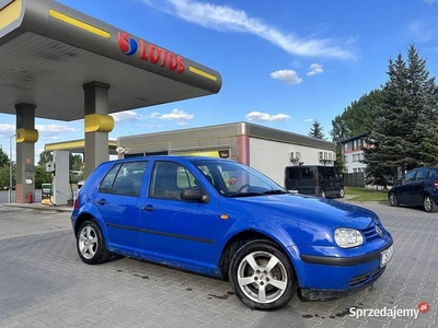 Volkswagen Golf 1.6 100KM LPG