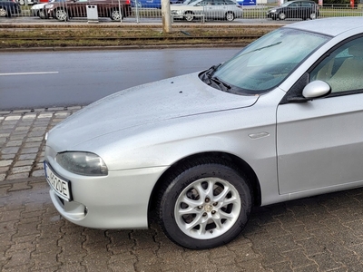 Alfa Romeo 147 Hatchback 1.6 TS 16v 105KM 2005