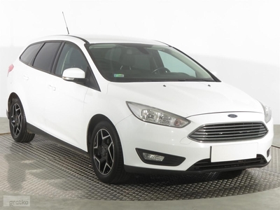 Ford Focus III , Salon Polska, Klima, Tempomat, Podgrzewane siedzienia