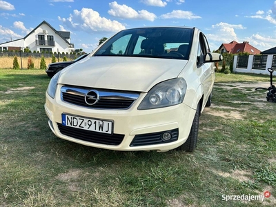 Opel Zafira 2007 r Automat. Długie opłaty