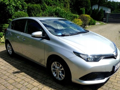 Toyota Auris II Hatchback 5d Facelifting 1.33 Dual VVT-i 99KM 2015