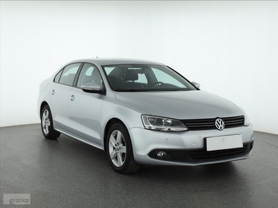 Volkswagen Jetta VI , Salon Polska, Serwis ASO, Klimatronic, Tempomat, Parktronic