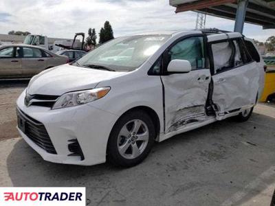 Toyota Sienna 3.0 benzyna 2018r. (VALLEJO)