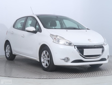 Peugeot 208 , Navi, Klima, Tempomat, Podgrzewane siedzienia,