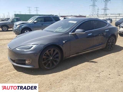 Tesla Model S benzyna 2018r. (ELGIN)