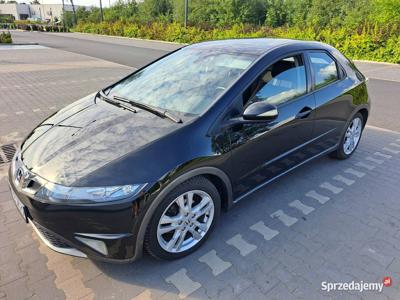 Honda Civic ufo VIII 1.8 140KM polift