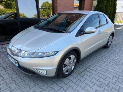 Honda Civic VIII Hatchback 3d 1.8 i-VTEC 140KM 2007