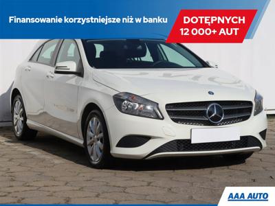 Mercedes Klasa A W176 Hatchback 5d 1.6 180 BlueEFFICIENCY 122KM 2013