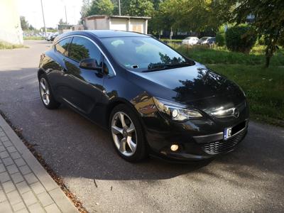 Opel Astra J 2011