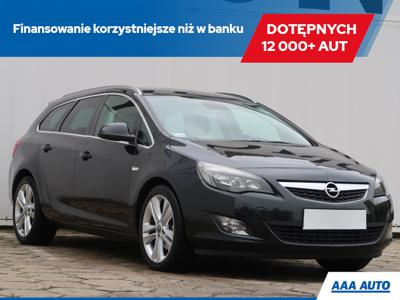 Opel Astra J Sports Tourer 1.7 CDTI ECOTEC 110KM 2012