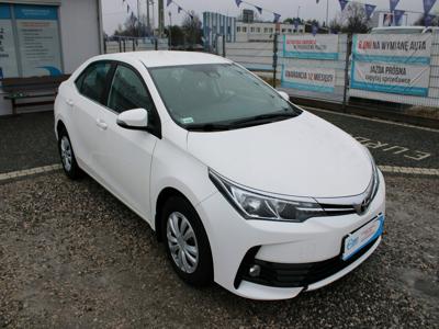 Toyota Corolla XI Sedan Facelifting 1,4 D-4D 90KM 2017