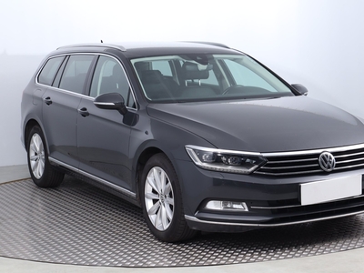 Volkswagen Passat B8 , Automat, Skóra, Navi, Klimatronic, Tempomat, Parktronic,