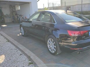 AUDI A4 sedan