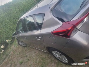 Auris 2015 po lifcie