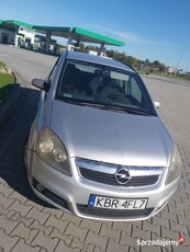 Opel zafira B koloru srebrnego 2007 rok instalacja gazowa