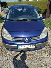 Renault Scenic 1.6 z 2003 roku z gazem.