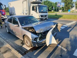 samochód BMW po wypadku