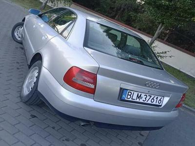 AUDI A4 1,6 B