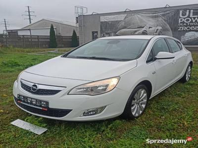 Opel Astra 1.4 turbo gaz 2012