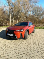 Lexus UX 250h F SPORT