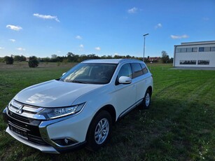 Mitsubishi Outlander 2.0 2WD SUV-Star