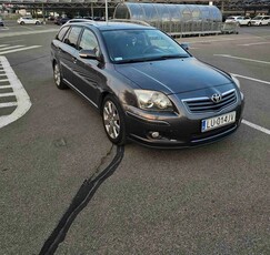 Używany Toyota Avensis 2008