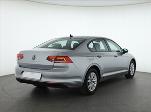 Volkswagen Passat 2020 1.5 TSI 100717km Sedan