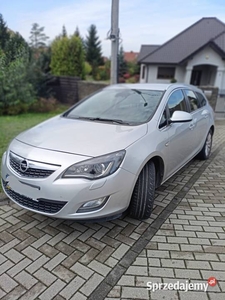 Opel Astra J 1.7 CDTI 130 KONI navigacja