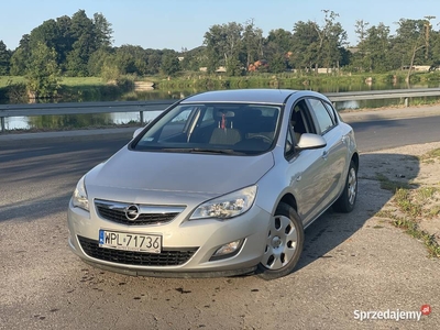 Opel Astra J IV