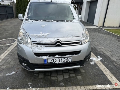 Sprzedaje citroen berlingo 16hdi