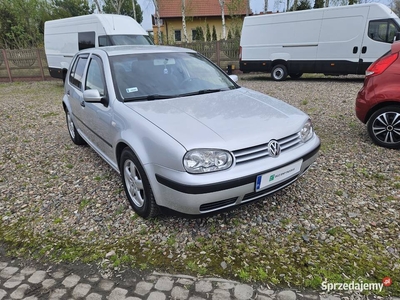 VW Golf 4 *1,4 benz*2002rok*