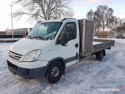 IVECO DAILY 35S14- 2,3 - skrzynia- niski przebieg