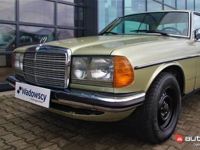 Mercedes-Benz 230