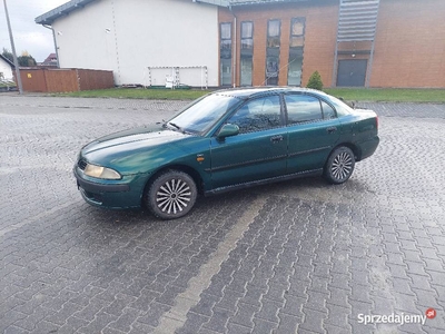 Mitsubishi Carisma 1.8 benzyna, na dojazdy, do tłuczenia