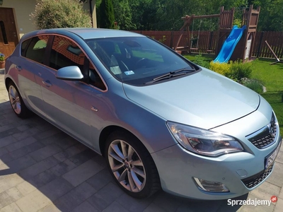 Sprzedam Opel Astra J 1,4T benz. Cosmo, piękna