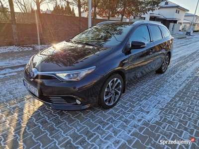 Toyota Auris Hybid Salon Polska 1rej. 2016