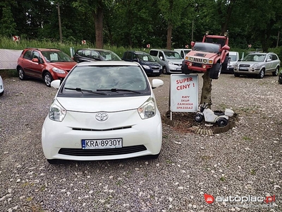 Toyota iQ